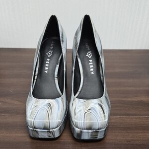 Katy Perry Size 8.5 Grey Swirl Square Toed Uplift Pumps